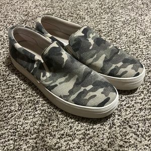 Steve Madden slip ons